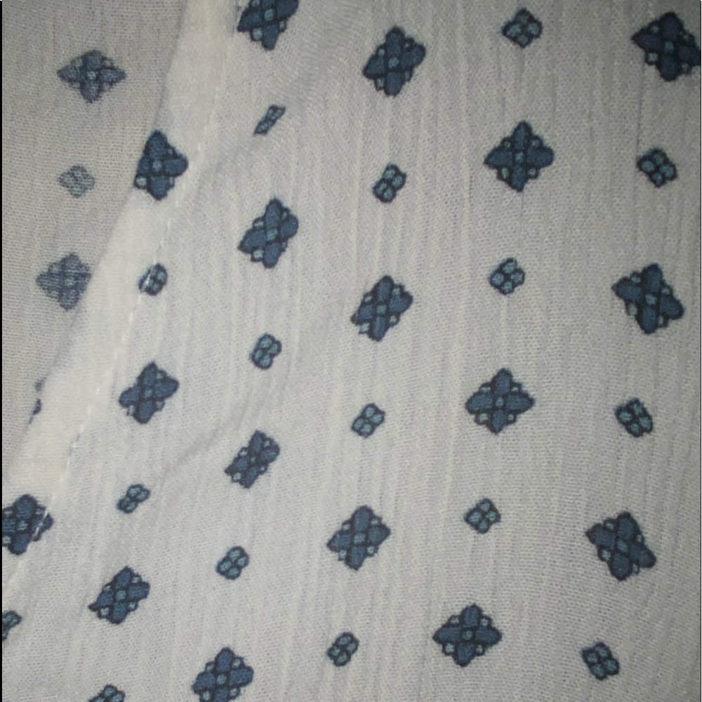 White Patterned Blouse - image 4